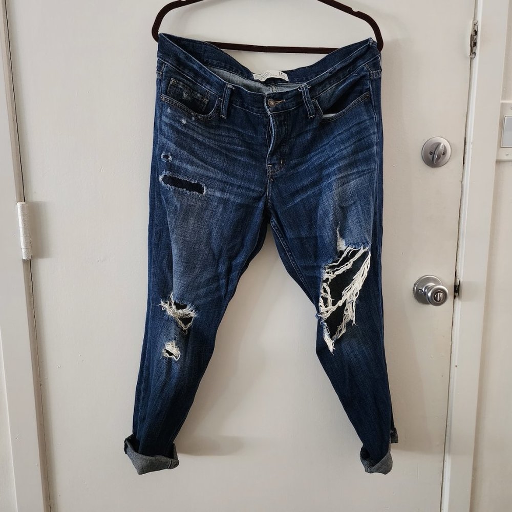 Abercrombie and Fitch Distressed Boyfriend Straight Jean, 10R, EUC